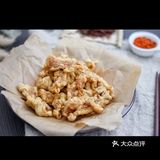 伏天没有任何的犹豫的回应了一拳，依旧没有任何的花哨