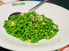 -新白鹿餐厅(湖滨银泰IN77C区店)