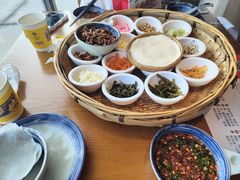 -包整·丝娃娃(一览甲秀楼风景店)