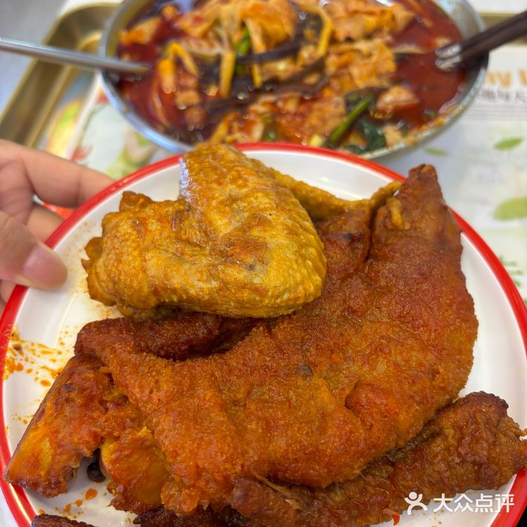 郑州！曼哈顿！！吃了下不5次的螺蛳粉