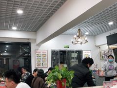 大堂-八两八金·莱芜特色炒鸡(市南漳浦路店)