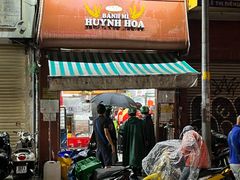 -Bánh Mì Huynh Hoa