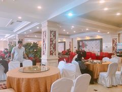 大堂-清雅轩·清真菜·传统菜•融合菜(滑翔店)