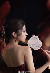 -莫兰迪婚纱摄影