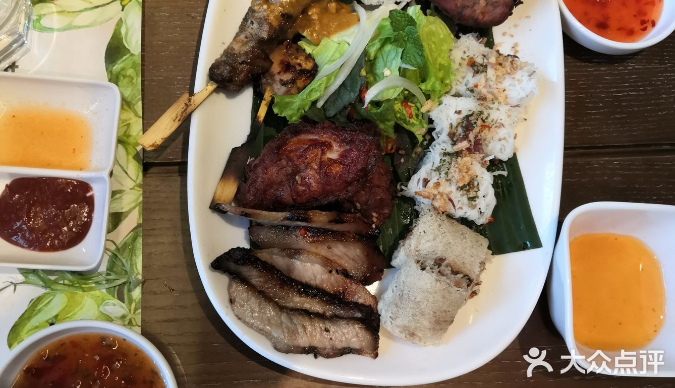 都吃饱了,感觉猪肉三明治最好吃,整体味道偏淡