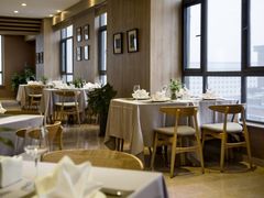 餐饮-西安大雁塔科技大学地铁站亚朵酒店