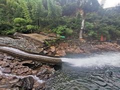 -安吉龙王山峡谷漂流