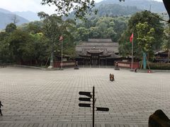 -峨眉山报国寺