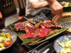 -山川小町·极番烧肉(新地假日广场店)