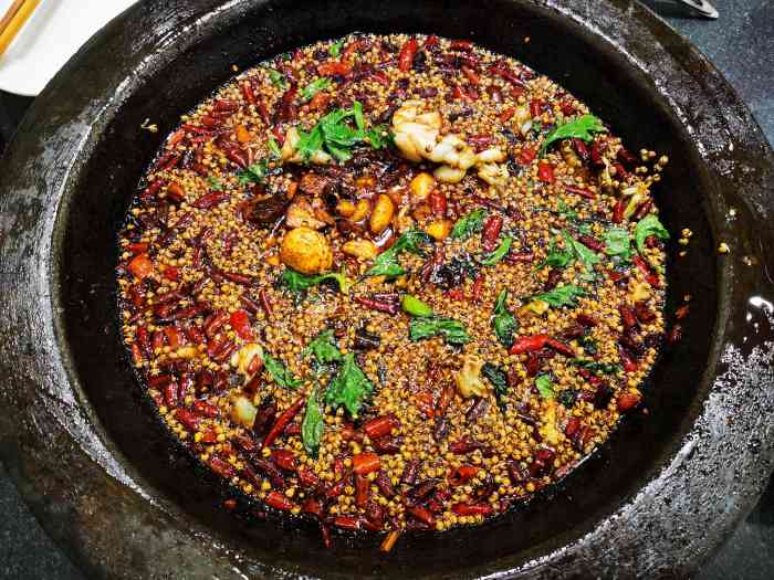 百盛怪味鱼-"生意好到爆真是,一直在大众点评上打电话定.