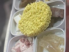 -猪三哥肥肠鸡川菜小炒