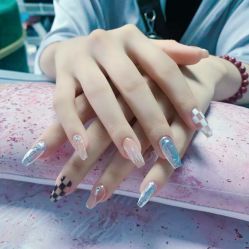 -桃子的美甲店
