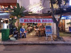 门面-BURGER BRO'S