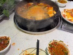 -贵府酸汤牛肉火锅·贵州老字号(飞山街店)