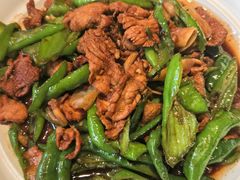 -阿瓦山寨·湘菜现炒·剁椒鱼头王(咸阳总店)