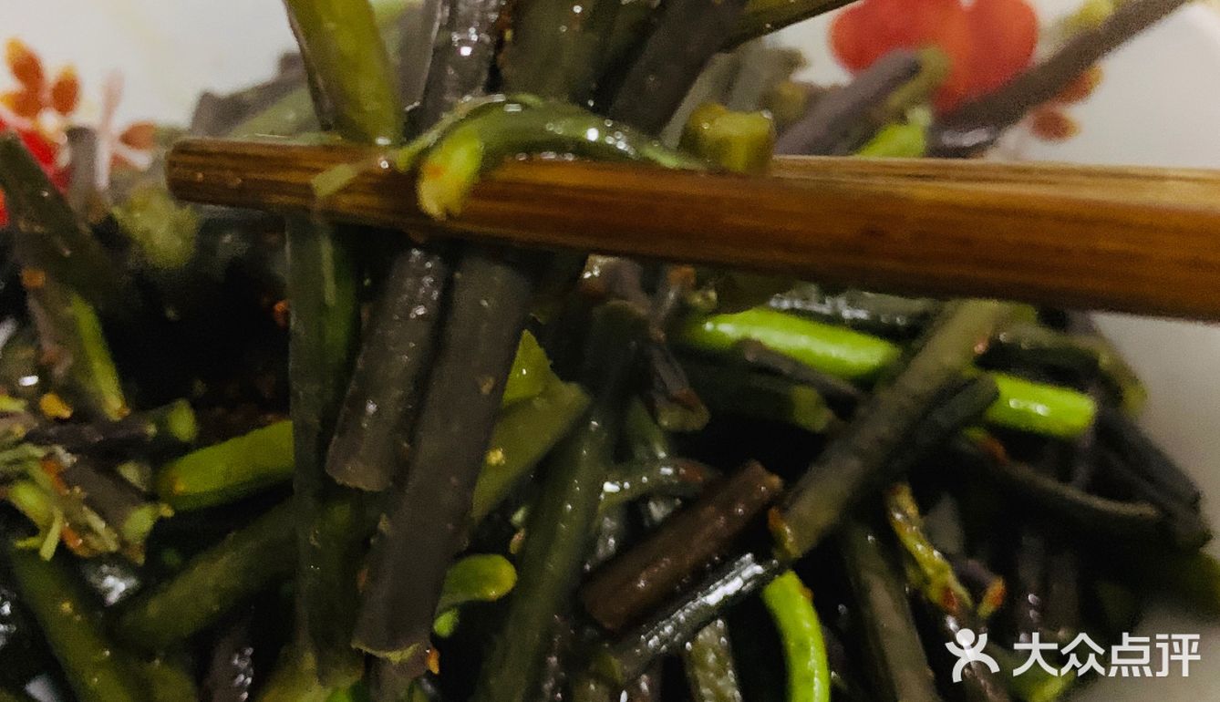 自己上山采的蕨菜就是好吃些