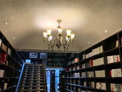 -钟书阁(松江泰晤士小镇店)