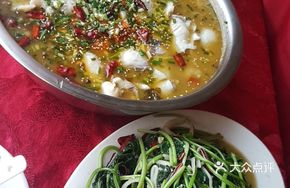 Stir-fried Acid Bamboo Shoots with Ground Ivy Leaves