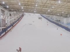 -乔波室内滑雪场