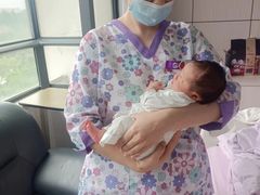 -秋歌护理·月嫂·育儿嫂(浦东医院店)