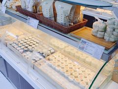 面包甜点陈列柜-清真全盛斋传统糕点(许士庙店)