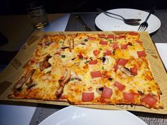 至尊牛肉拼香草烤鸡薄饼-魔膳厨房·果木牛排·西餐厅(MM2店)