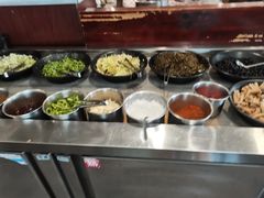 自助调料区-啊美丽炭火烤肉(滑翔一店)