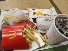 -麦当劳(中二横路店)