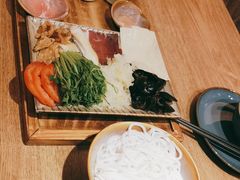 蒙自过桥米线-麦麦山云南菜(复地活力城店)