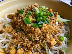 鱼籽热干面-鹤江桥·红油牛肉粉(SKP店)