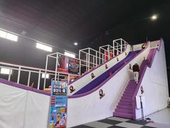 -嘿哟动霸CHUA·新潮玩运动娱乐中心·蹦床滑冰团建乐园