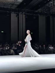 -Renee芮亦婚纱(原丽莎)