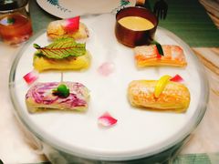 漫步花开彩虹卷-蜜桃花开·中西融合菜E&W(南长街店)