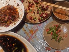 -肥肥虾庄·金牌油焖大虾(杨园滨江时代walk店)