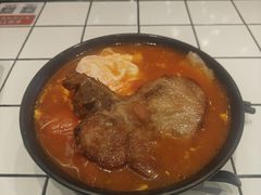 -肥汁米蘭香港米线(长宁来福士店)