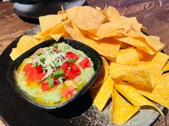 自制牛油果酱配玉米片-Q MEX 库迈墨西哥餐吧(三里屯店)