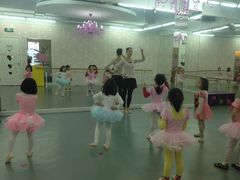 -Isee灰姑娘国际儿童艺术中心(BHGMall店)