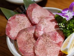 厚切牛舌-明洞阿姨·韩式酱蟹烤肉·创意料理(三元桥店)