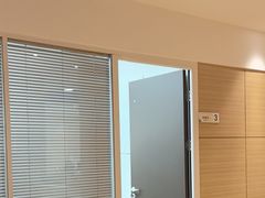 -瑞尔齿科(上海长风大悦城店)