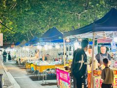 -吴山路夜市