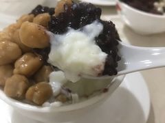 鹰嘴豆黑糯米双皮奶-老周记顺德双皮奶