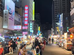 -六合夜市