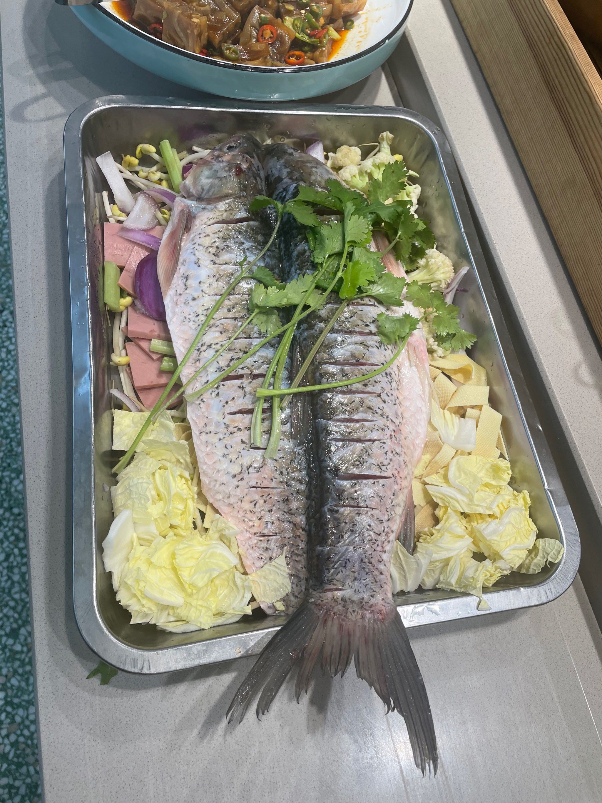 健康好味烤鱼蔬菜