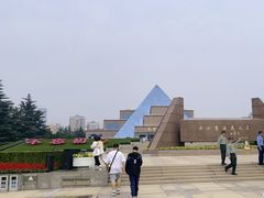 -上海市龙华烈士陵园