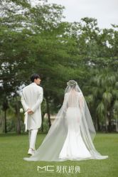 -现代经典婚纱摄影