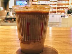 白洞拿铁WhiteHole&nbsp;latte-代数学家algebraist(诚品店)