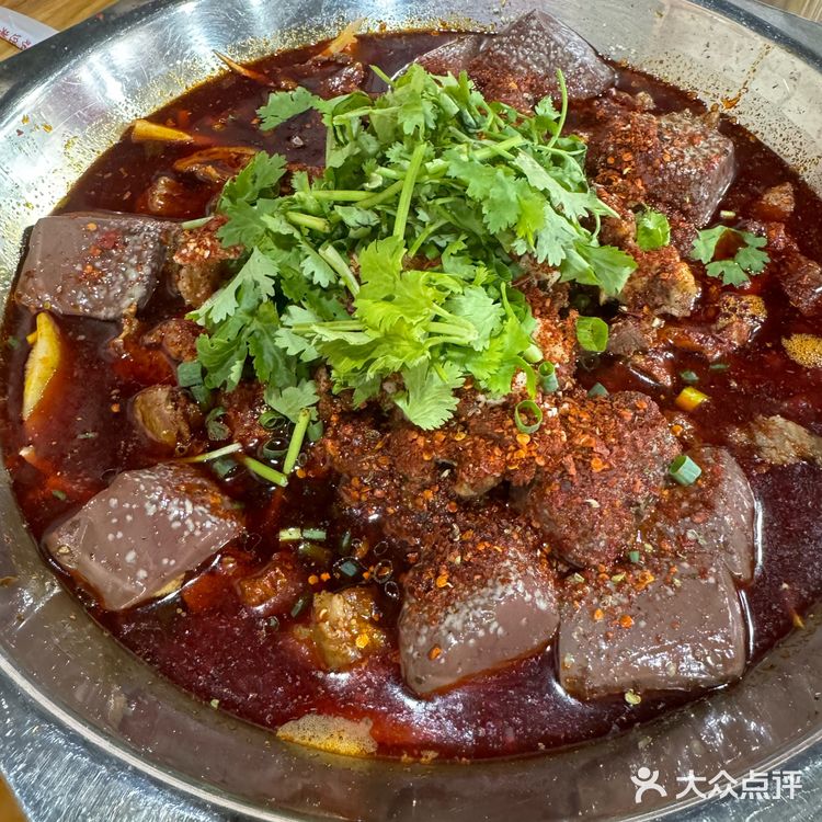 大火烧制，麻辣香气四溢