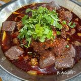 大火烧制,麻辣香气四溢