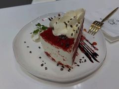 红丝绒蛋糕-飞行喵MR PILOT|猫舍·猫咖(静安大融城店)