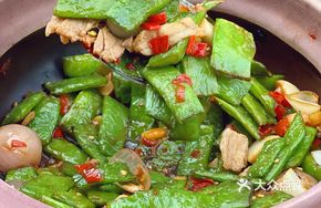 Dragon Bean Braise Pork